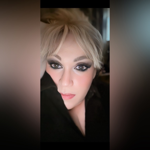 Meet your Posher, DesRae! - Picture 2 of 16